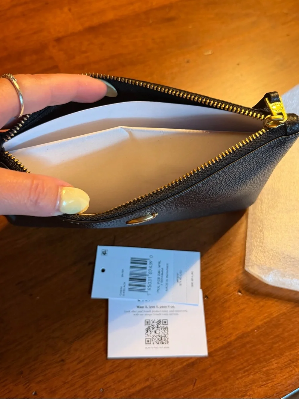 Coach NEW Black Pebbled Leather Wristlet Clutch Phone Bag Gold C Accent Hang Tag